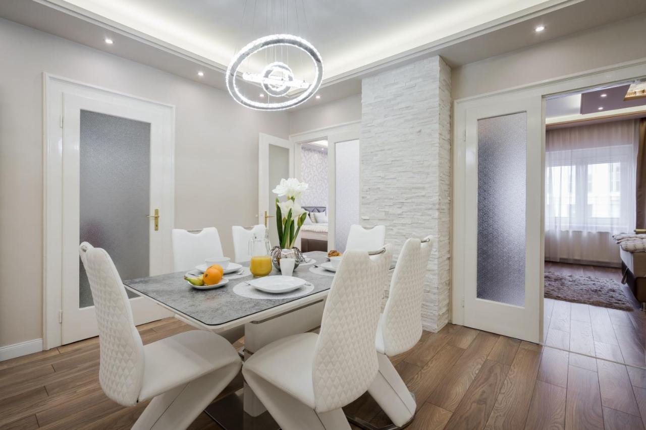 Bpr Ethereal Panoramic Suite With A/C & Balcony Boedapest Buitenkant foto