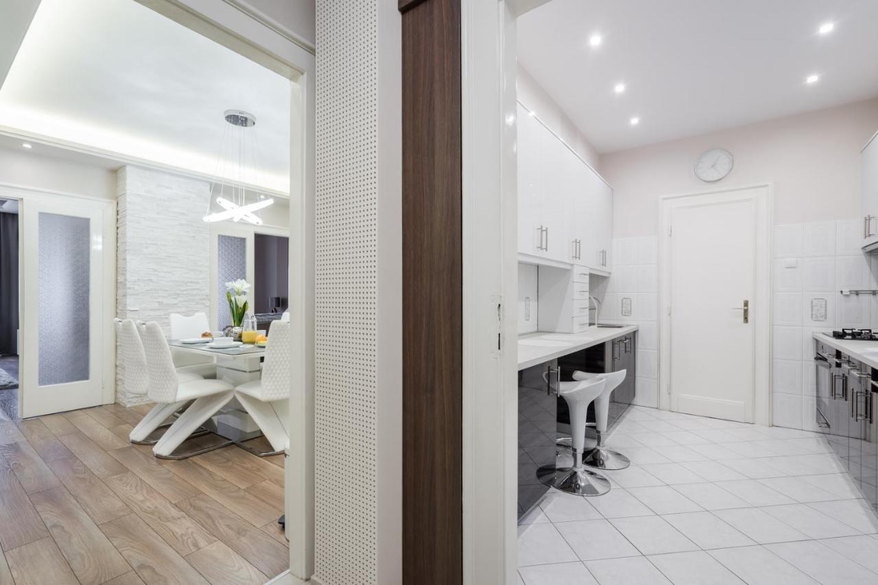 Bpr Ethereal Panoramic Suite With A/C & Balcony Boedapest Buitenkant foto